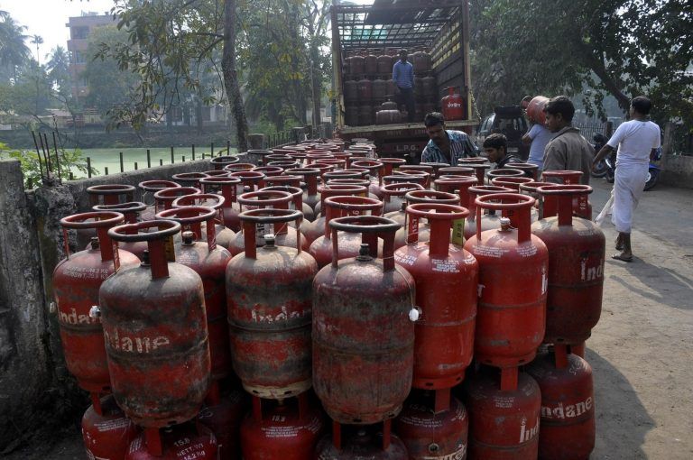 Free LPG Cylinders Twice A Year In Uttar Pradesh, But Not On Holi, Diwali